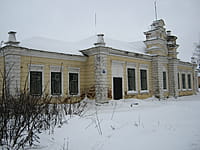 (фото) Здание бывшей учительской семинарии (1915 г.) (г.Канаш, ул.Железнодорожная, 161)