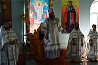 30 апреля 2016 года в Великую субботу епископ Канашский и Янтиковский Стефан совершил Божественную литургию в храме святителя Николая города Канаш (фото №1).
