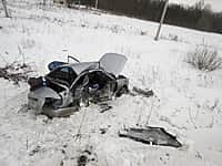 5 декабря  возле деревни Кармамеи Канашского района, произошло лобовое столкновение иномарок "Hyundai Accent" и "Reno Logan" (фото №2).