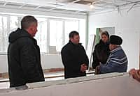 Глава администрации города Канаш В.В. Софронов ознакомился с ходом работ по реконструкции здания детской поликлиники (фото №14).