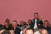Глава администрации г. Канаш В.В. Софронов и жители микрорайона "Поселок" по-мужски обсудили насущные вопросы (фото №22).