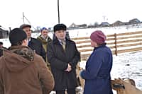 Глава администрации Канашского района побывал в гостях у молодых фермеров (фото №15).