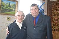 Глава администрации Канашского района В.Н. Степанов поздравил с 85-летним юбилеем ветерана  Владимира Мясникова (фото №18).