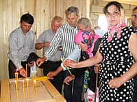Накануне святой Троицы на кладбище д.Атыково Канашского  района состоялось открытие часовни (фото №8).