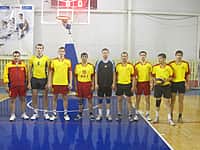 На паркете ДЮСШ "Локомотив" определены победители и призеры чемпионата города Канаш по волейболу среди мужских команд сезона 2015 года (фото №12).