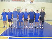 На паркете ДЮСШ "Локомотив" определены победители и призеры чемпионата города Канаш по волейболу среди мужских команд сезона 2015 года (фото №13).