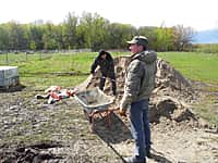 Жители села Ямашево благоустраивают кладбище (фото №2).