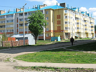 ул. Чебоксарская, 6 (г. Канаш) -​ многоквартирный жилой дом.