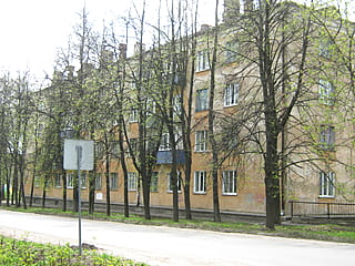 ул. Чкалова, 14 (г. Канаш) -​ многоквартирный жилой дом.