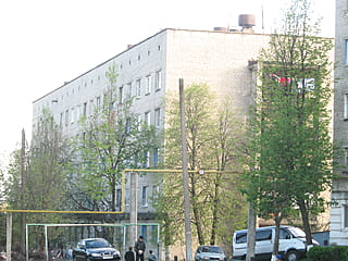 ул. Фрунзе, 19 (г. Канаш) -​ многоквартирный жилой дом.