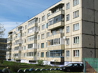 пер. Б. Хмельницкого, 7 (г. Канаш) -​ многоквартирный жилой дом.