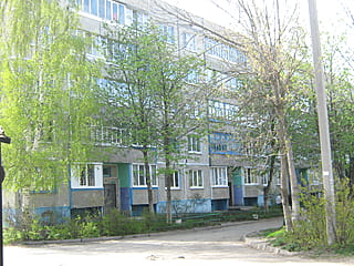 пер. Б. Хмельницкого, 9 (г. Канаш) -​ многоквартирный жилой дом.