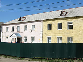 ул. Разина, 5 (г. Канаш) -​ административно-бытовое здание.