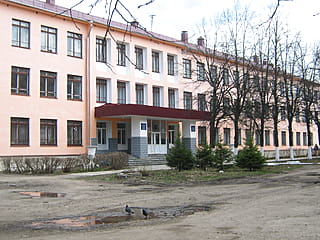 ул. Комсомольская, 33 (г. Канаш) -​ административно-бытовое здание.