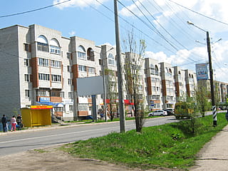 ул. Кооперативная, 6 (г. Канаш) -​ многоквартирный жилой дом.