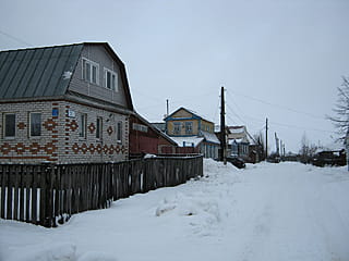 ул. Железнодорожная, 169 (г. Канаш) -​ индивидуальный жилой дом с участком.