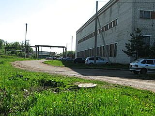 ул. ПМС‑205, 15 (д. Ямурза) -​ административно-бытовое здание.