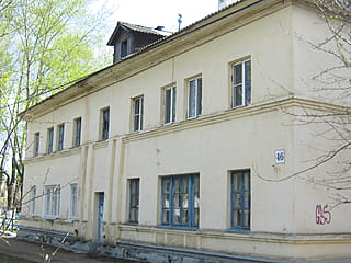 ул. Пушкина, 46 (г. Канаш) -​ многоквартирный жилой дом.