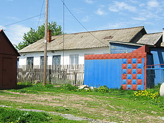 ул. Толстого, 25 (г. Канаш) -​ многоквартирный жилой дом.