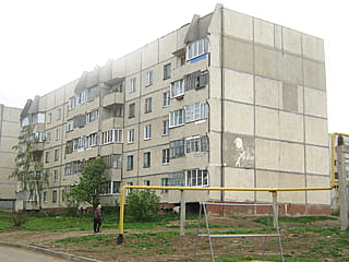 Восточный мкр., 32 (г. Канаш) -​ многоквартирный жилой дом.