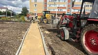 В Канаше продолжается благоустройство тротуаров.